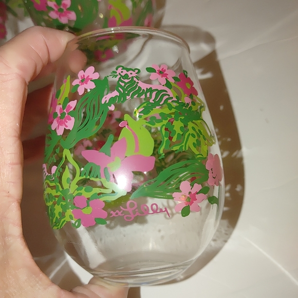 Stemless Acrylic Wine Glasses in Tiger Lilly by Lilly Pulitzer Set of 4 - Picture 8 of 11